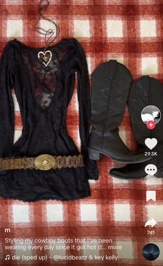 Black Cowgirl Aesthetic, Black Cowboy Boots Outfit, Black Cowgirl Boots, Nashville Outfits, Rodeo Outfits, Vegas Baby, Cowgirl Outfits, Festival Outfit