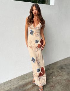 PERCY MAXI DRESS - NEUTRAL : PAISLEY : BY POPPY BUTTERFLY – Tiger Mist North America Isabelle Mathers, Butterfly Print Dress, Long Fitted Dresses, Print Butterfly, Looks Party, Looks Street Style, Butterfly Flowers, Looks Vintage, Butterfly Print