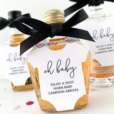 oh baby onesie mini bottle tags Baby Shower Gifts For Guest, Baby Shower Giveaways, Baby Shower Favors For Guests, Mini Alcohol Bottles, Bottle Hanger, Baby Shower Thank You Gifts, Seed Packets Favors