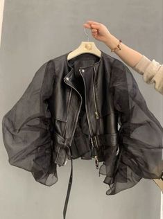 Short Coats Women, Mesh Jacket, Denim On Denim, Leather Jacket Style, Black Tulle, Women Street, Style Noir, Fashion Black