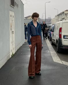 Aesthetic Male Formal Outfits, Retro Formal Outfit Men, Male Flared Pants, Flared Pants Outfit Men, 70s Aesthetic Outfit, Mens 70s Outfits, Flared Pants Men, Retro Outfits Men, 70s Outfits Men