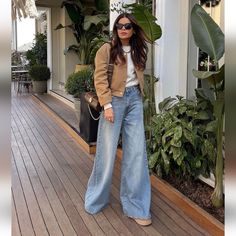 Tan Jeans Outfit, Wide Leg Outfit, Style Wide Leg Jeans, Wide Leg Jeans Outfit, Jeans Outfit Winter, Looks Jeans, Look Jean, Streetwear Mode, Looks Street Style