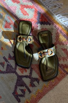 Bora Bora Vacation Sandals, Pretty Sandals, Dr Shoes, Vacation Looks, Cute Sandals, Bora Bora, Leather Shoes Woman, Footwear Design Women, Really Cute Outfits