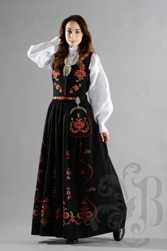 Sunnmørsbunad Sleeveless Spencer, Norwegian Clothing, Viking Clothing, Anna Dress, National Costume, Folk Dresses, Folk Fashion, Russian Fashion, Traditional Fashion