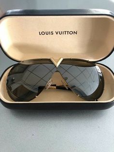 Designer Eyeglass Frames, Christian Dior Sunglasses, Glasses Fashion Women, Versace Glasses, Shades Sunglasses, Mens Pants Fashion