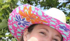 DIY Painted Hat Cowboy Hat Painting, Hat Painting, Straw Cowboy Hat, Queen Outfit, Diy Crafts To Do