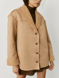 AUTH Reformation Gramercy Coat Camel Exterior pockets Functional buttons Oversized fit Shawl collar This is a deadstock faux shearling fabric made with 100% Polyester. 100% authentic!! Cold People, Winter Mood, Button Up Jacket, Oversized Coat, Fashion Fits, Getting Cozy, Travel Gear, Shawl Collar, Long Coat