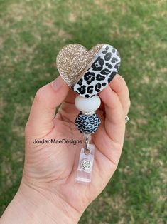 💙 Heart piece only- means you will only receive the heart leopard acrylic. No reel will come with it. You can glue it to your own reel or pop socket.  Beautiful silver champagne colored Cheetah/Leopard Print Badge Reel.  This Animal print retractable badge reel holder is the best choice for ALL.  What a fun accessory to your scrubs, shirt pocket, belt loop, lanyard and more.  They make super fun and useful gifts for any person in any profession.  A great gift choice for nurses, medical staff, o Diy Crafts Keychain, Badge Reels Diy, Nurse Lanyard, Teachers Diy, Badge Buddy, Faith Jewelry, Girly Bags, Beadable Products, Badge Design