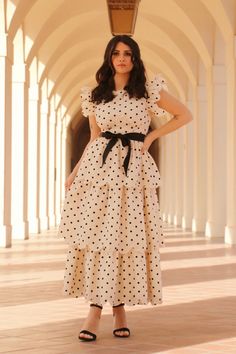 Fitted Polka Dot Maxi Dress With Ruffles, Fitted Polka Dot Ruffled Maxi Dress, Chic Polka Dot Midi Dress With Ruffles, Elegant Polka Dot Maxi Dress With Ruffles, Polka Dot Tiered Dress With Ruffles, Tiered Polka Dot Dress With Ruffles, Polka Dot Dress Outfit, Polka Dot Dress Vintage, Dots Outfit