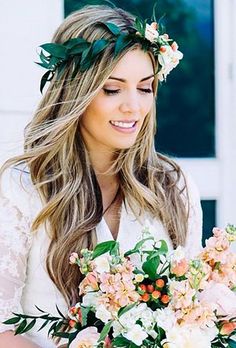 greenery wedding hair ideas arsa nova / http://www.deerpearlflowers.com/wedding-hairstyles-with-flower-crowns/ Amazing Wedding Makeup, Beautiful Wedding Makeup, Wedding Hair Ideas, Best Wedding Makeup, Fiesta Tropical, Best Wedding Hairstyles