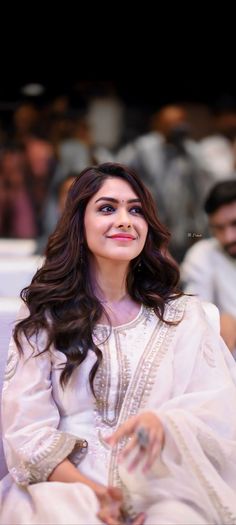 Thakur Wallpaper, 4k Portrait Wallpaper, Beautiful Photoshoot, Frame Gallery, Couples Poses For Pictures, Actress Pics, To Laugh