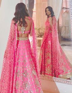 Orang India, Lehenga Choli For Women, Backless Blouse Designs, Party Wear Lehenga Choli, Lengha Choli, Gaun Fashion