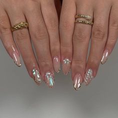 Mermaid Nails : 40 idées de manucure pour un été magique - Velvet Style