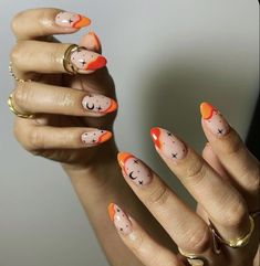 Pastel Halloween Nails, Orange Manicure, Pastel Halloween, Minimalist Nail Art, Nails Now, Almond Acrylic Nails, Festival Nails, Nail Art Ideas, Manicure Y Pedicure