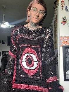 A crochet eye sweater. Made with sparkling red yarrnmixed with black. This has some long sleeves Crochet Eye Sweater, Eye Sweater, Crochet Eyes, Pull Crochet, Sparkling Eyes, Pullover Outfit, Sweater Crochet, Jumpers And Cardigans, Cardigans For Women