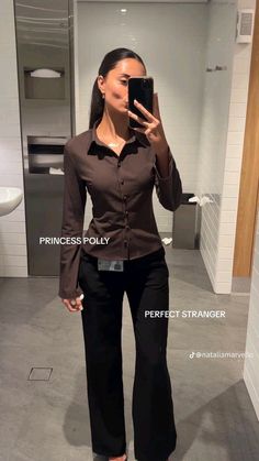 Office Outfits Women Corporate, Rich Outfits Classy Work, Bodysuit Business Casual, Aesthetic Buisness Clothes, Business Professional Blouses, Modest Business Casual Outfits, Upscale Business Casual Women, Charlotte York Work Outfits, Hosting Outfits Restaurant