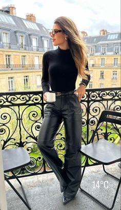 New Look Fashion, Leather Pants Outfit, Mode Zara, Woman Style, Elegante Casual, Winter Fashion Outfits, Fall Outfits Women