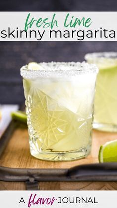 A fresh, skinny margarita recipe with lime juice, orange juice, tequila, and agave syrup. Fresh Margarita Recipe, Healthy Margarita, Lime Margarita Recipe, Fresh Margarita, Low Calorie Cocktails, Margarita On The Rocks, Lime Recipes