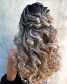 Long Hair Volume, Curly Wedding Hair, Curls For Long Hair, Fall Hair Cuts, Quince Hairstyles, Long Hair Wedding Styles