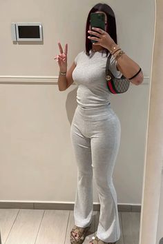 Uk Baddie Outfits, Uk Baddie, Flare Leggings Outfit, Leggings Outfit Ideas, Mode Hipster, Leggings Outfits, Summer Shopping, Chill Fits