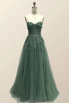 Dark Green Whimsical Dress, Prom Dress Inspiration Green, Prom Dresses Enchanted Forest, Light Prom Dresses, Enchanted Forest Prom Dresses, Fae Party, Forest Green Gown, Bridgerton Prom, Ghibli Wedding