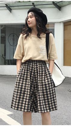 Elastic Waist Plaid Style Loose Shorts Pants – Tomscloth Shorts With Leggings Underneath, Summer Outfits With Long Pants, Plaid Summer Outfits, Plaid Shorts Outfit Summer, Comfy Aesthetic Outfits, Loose Clothing Style, Petite Outfits Summer, Dark Academia Fashion Summer, Plaid Shorts Outfit