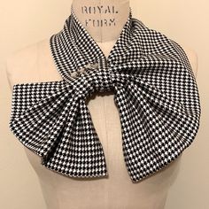 Vintage Design Newly Handmade Houndstooth Scarf Includes Vintage Buttons. Lined In Same Polyester Blend Fabric. Makes A Bow Like Design. Womens Neck Tie Scarf, 50’s Neck Scarf, Vintage Scarf Neck, Dining Scarf Pattern, Necktie Crafts, Fuzzy Scarf, Red Hat Ladies, Houndstooth Scarf, Button Scarf