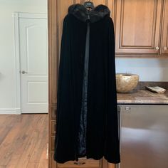 Escada Black Velvet Long Cape With Bluefox Fur Hooded Collar Size Large. Stunning Classy Statement Piece Winter Costume Cape Outerwear, Winter Costume Cape, Luxury Long Sleeve Costume Outerwear, Winter Costume Outerwear With Faux Fur Lining, Black Outerwear For Costume, Black Costume Outerwear, Velvet Cloak, Long Cape, Cloak