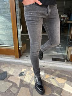 Production : Nate slim fit ripped jeans.Color : dark grey Content: % 98 cotton % elestanAvailable size: 30 -31 - 32 - 33 - 34 - 36 - 38 Mens Ripped Jeans Outfits, Jeans Outfits Summer, Ripped Jeans Outfits, Mens Ripped Jeans, Grey Ripped Jeans, Slim Fit Ripped Jeans, Jeans Color, Ripped Jeans, Grey Jean