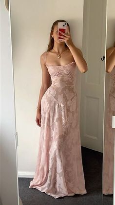 Prom Dresses Unique, Floral Evening Gown, Prom Dresses Long Pink, Prom Dresses Long Lace, Inspiration Tattoos, Beauty Features, Pink Prom Dress, Unique Prom Dresses