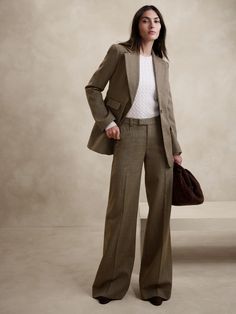 Lido Wide-Leg Italian Wool Pant | Banana Republic Cold Office Outfit, Tailored Trousers Outfit, Business Fits, Corporate Girly, Brown Tweed Suit, Investment Banker, Prom Suit, Fall Suit, Wide Leg Pant Suit