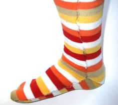 Picture of Cozy Socks from Polarfleece Blanket Fleece Projects, Polar Fleece Blankets, Fleece Socks, Sewing Fleece, Diy Socks, Boot Liners, Blanket Diy, Cozy Socks, Sock Patterns