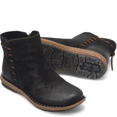 Barefoot Boots, Mens Slip Ons, Women's Slip Ons, Shoes And Boots, Justin Boots, Born Shoes, Boot Bag, Womens Clogs, Sneaker Collection