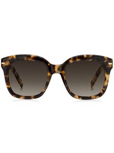 cedar brown acetate tortoiseshell effect square frame gradient lenses straight arms curved tips These glasses come with a protective case. Rare Gifts, Sunglasses Brown, Chanel 2, Iconic Bags, Demi Fine Jewelry, Boots Fall, Flat Boots, Fine Earrings, Square Frame