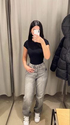 Celana Fashion, Stories Ideas, Outfit Black, Mirror Pic, Insta Stories, Simple Trendy Outfits