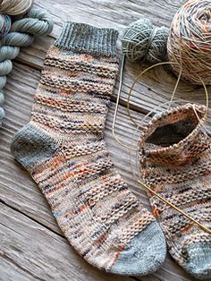 Ravelry: Slip Into Fall Toe Up Socks pattern by Vanessa Ewing Knitted Socks Free Pattern Toe Up, Knitting Socks For Men, Hand Knit Socks For Men, Men Sock Knitting Pattern, Knit Socks Circular Needles, Knit Pattern Socks, Knit Sock Free Pattern, Free Knitting Socks Pattern, Toe Up Sock Knitting Patterns