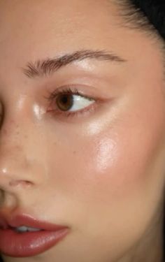 Olive Skin Makeup Natural, Light Olive Skin Tone Makeup, Soft Summer Examples, Good Skin Aesthetic, Glowy Natural Makeup Look, Neutral Undertone Makeup, Warm Undertone Makeup, Soft Glow Makeup, Soft Makeup Aesthetic