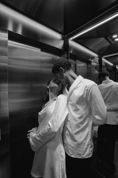 Couple pose, elevator picture, picture idea, aesthetic, silk dress, black and white Couple In Elevator, Scene Couple, Staircase Pictures, Alphabet Dating, Prom Pictures Couples, Couple Running, Kiss Pictures, Everything Has Change, Night Couple