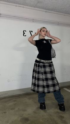 Cloth Inspiration, Skirt Over Jeans, Plaid Skirt Outfit, Kilt Outfits, Outfit 2023, Plaid Skirt, Plaid Skirts, Dream Clothes, Fashion Killa