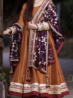 Mayun Dresses Pakistani, Gorget Dress, Winter Outfits Cute, Clothing Fancy, Dresses Pakistani, Mehndi Dress, Shadi Dresses, Pakistani Formal Dresses, Frock Fashion