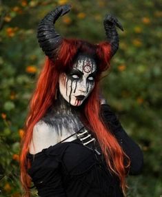 Black Demon Costume Women, Women's Scary Halloween Costumes, Witch Woman Costume, Gothic Demon Costume, Demon Horns Costume, Demonic Witch Makeup, Witch Sfx Makeup, Demon Woman Costume, Satanic Witch Makeup