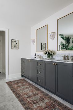 Gray Bathroom Vanity Ideas Gray Marble Floor, Dark Vanity Bathroom, Dark Cabinets Bathroom, Grey Bathroom Paint, Grey Bathroom Floor, Grey Marble Floor, Transitional Home Office, Dark Gray Bathroom