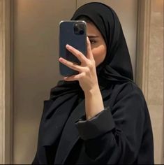 Hijabi Street Style, Girly M Instagram, Abaya Designs Latest, Black Hijab, Beautiful Butterfly Photography, Cosy Outfit, Simple Hijab, Anime Black Hair, Baking Tutorial