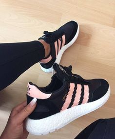 Tenis adidas para mujer 2019 Adidas Iniki, Sneaker Trend, Insta Bio, Adidas Shoes Women, Womens Shoes High Heels, Chuck Taylor, Sneakers For Sale, Tennis Shoes, Cute Shoes