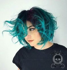 Blue Ombre Bob Hair Style Ombre Bob Hair, Short Blue Hair, Green Hair Dye, Short Hair Cuts For Round Faces, Balayage Bob, Teal Hair, Ni Idea, Ombré Hair, Hair Affair