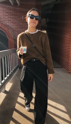 10 Piece Wardrobe: Outfit 1 | Natalie Borton 10 Piece Wardrobe, Mom Outfits Spring, Natalie Borton, Skandinavian Fashion, Wardrobe Outfits, 가을 패션, Autumn Outfit, Outfit Inspo Fall