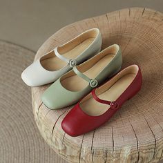 They've been made by Experienced Craftsman and have round toes and manageable soft bottom. Wear yours with midi dresses or cropped tailoring.Suitable for walking all day. Color: Beige/Green/RedMaterial: Cow LeatherLining: Genuine LeatherInsole: SheepskinSole: RubberHeels: 1.5Cm/0.59" Production Time: About 5-7 days (Any exceptional case will email you, Please pay attention to your email left) Shipping Time: Free Shipping To most locations, delivery time is approximately 5-15 days; We have paid F Mary Jean Shoes, Casual Leather Flats, Casual Wedding Shoes, Leather Mary Jane Shoes, Dress Up Shoes, Shoes Beige, Oxford Boots, Buckle Ankle Boots, Office Shoes