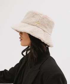 A packable sherpa bucket hat made to wear all year round. Could we ask for anything more? This one will surely keep your head warm enough in the winter + is breathable for the spring, making your fashion full of function + impressively versatile. Like all of our bucket styles, this one comes in a variety of sizes + includes our infamous adjustable inner band to ensure the best fit for you (so it's okay to size up!) Pink Bucket Hat Outfit, Bucket Hat Outfit Winter, Fall Hats For Women, Bucket Hat Aesthetic, Sherpa Bucket Hat, Bucket Hat Outfit, Winter Bucket Hat, Gigi Pip, Style Bucket Hat