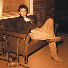 Bruce Springsteen Aesthetic, Bruce Springsteen Aesthetic, Country Outfits Men, Vintage Americana Aesthetic, Grandpa Outfit, Americana Aesthetic, Celebrity Boots, Cowboy Aesthetic, Roy Orbison