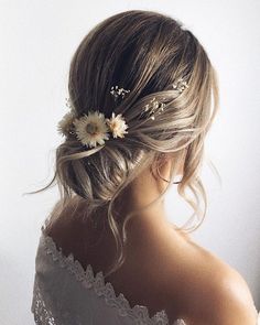 36 Hottest Bridesmaid Hairstyles For 2021/2022 + Tips & Advice ❤ bridesmaid hairstyles wedding hair low bun with flower katya.valentinahair #weddingforward #wedding #bride #bridesmaidhairstyles #weddinghair #bridalhairstyles Wedding Hair Low Bun, Wedding Low Buns, Hair Low Bun, Low Bun Wedding Hair, Wedding Bun, Banana Hair Clips, Hair Gift